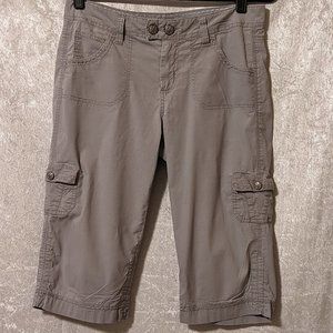 Sonoma Grey Capri Cargo Pants Size 10